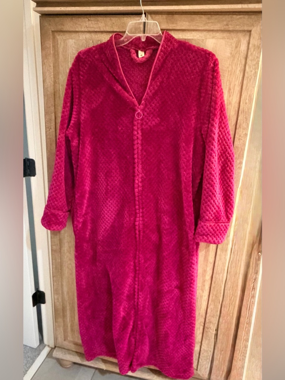 Plush XL Sleepwear Fuchsia Full-Length Zip Robe house coat NWOT